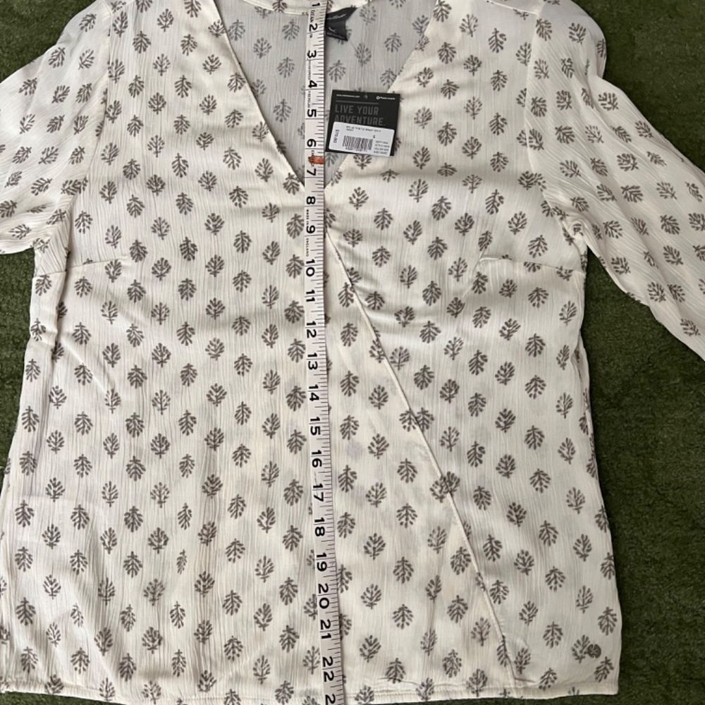 NWT Eddie Bauer Long Sleeve Thistle Faux Wrap Top Size S - Picture 7 of 7
